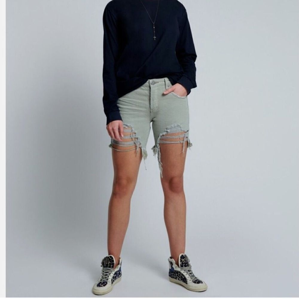 NWT 24-RUNs BIG 27! Green One Teaspoon Khaki Stevies Slim-Fit Boyfriend Short